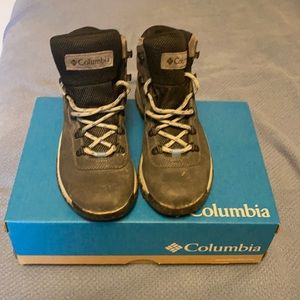 Grey Columbia Newton Ridge Plus 7.5 Boots